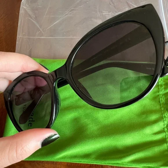 NWOT Kate Spade ♠️ Samantha Sunglasses Black Grey display picture 2